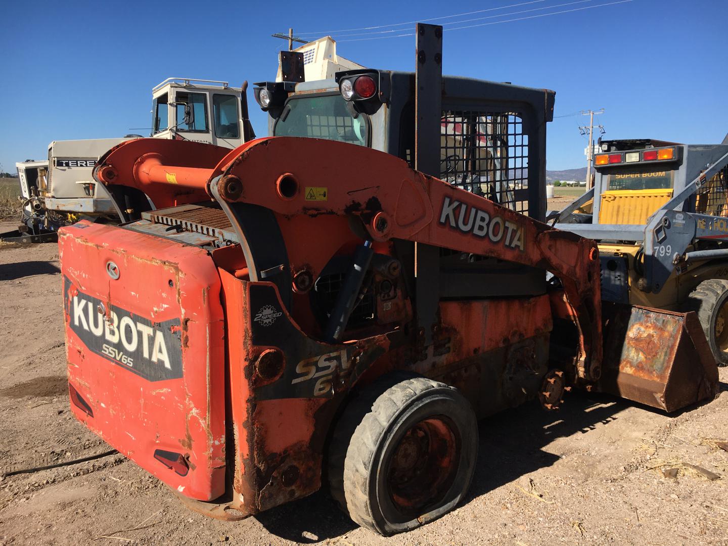 ./imagenes/INVOICE/2019/16708/MINICARGADOR KUBOTA SSV65 PARA PARTES (8).JPG